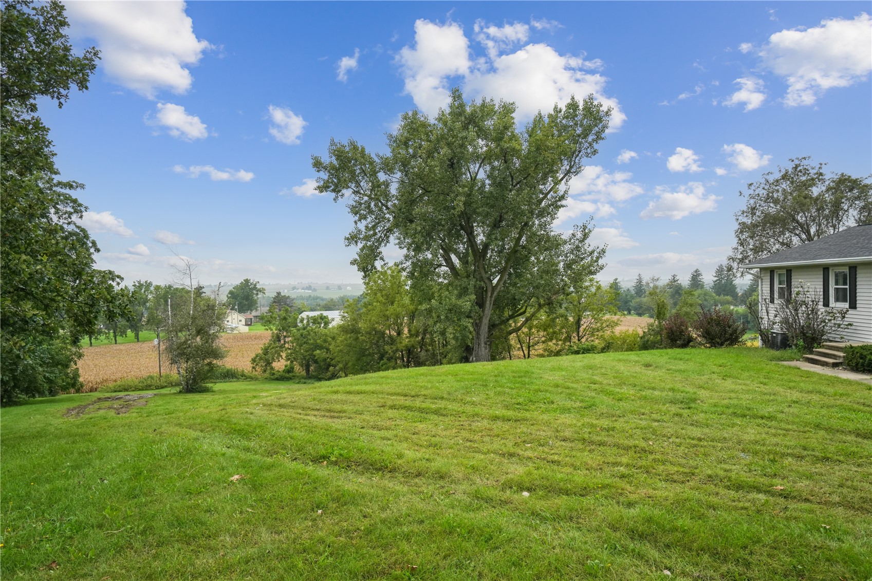 4906 Longview Drive SW Fairfax IA 52228