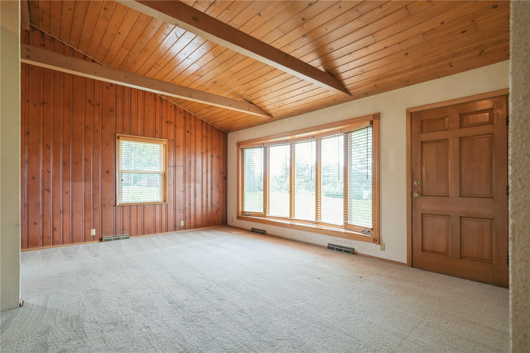 4906 Longview Drive SW Fairfax IA 52228