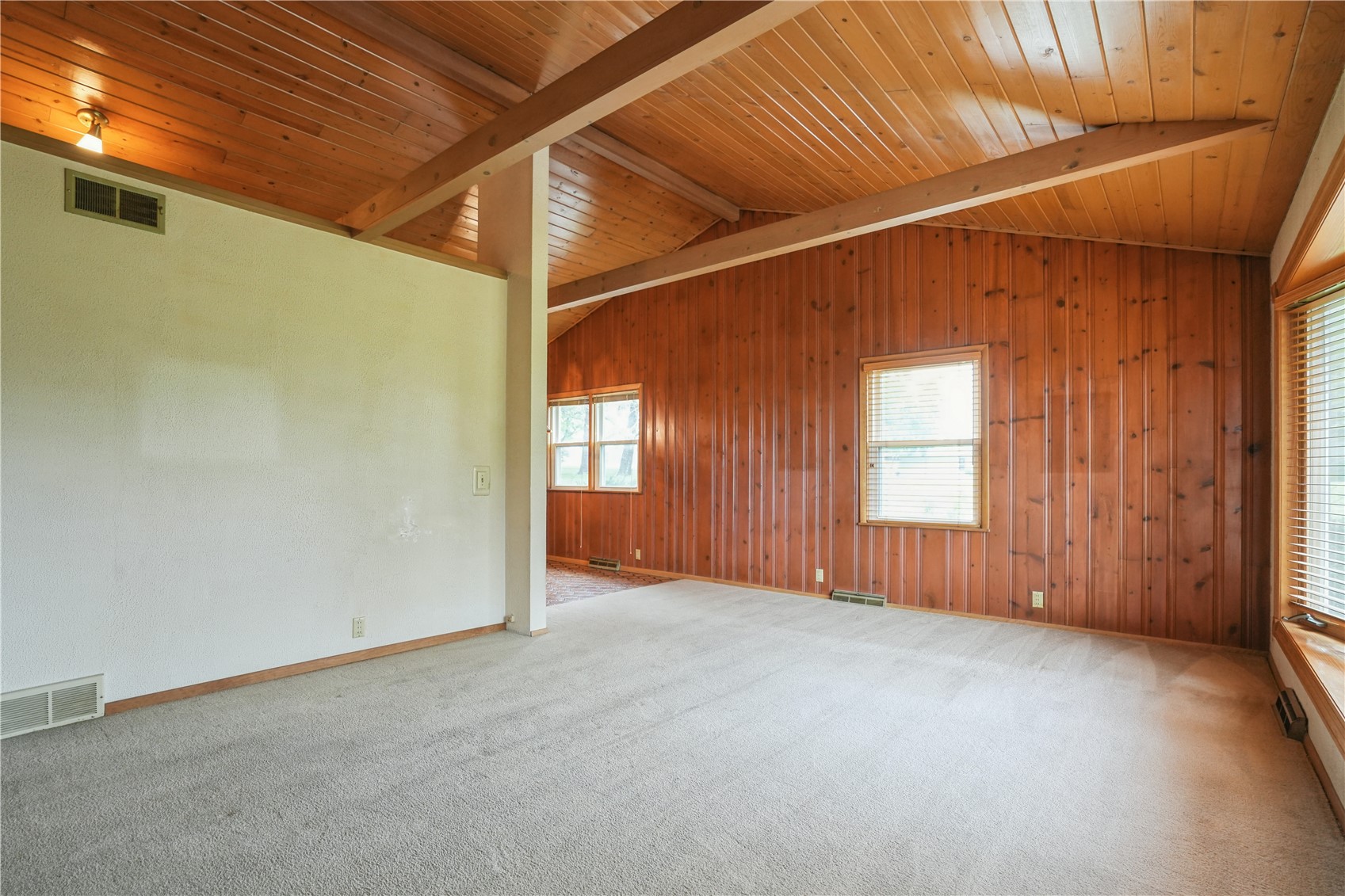 4906 Longview Drive SW Fairfax IA 52228