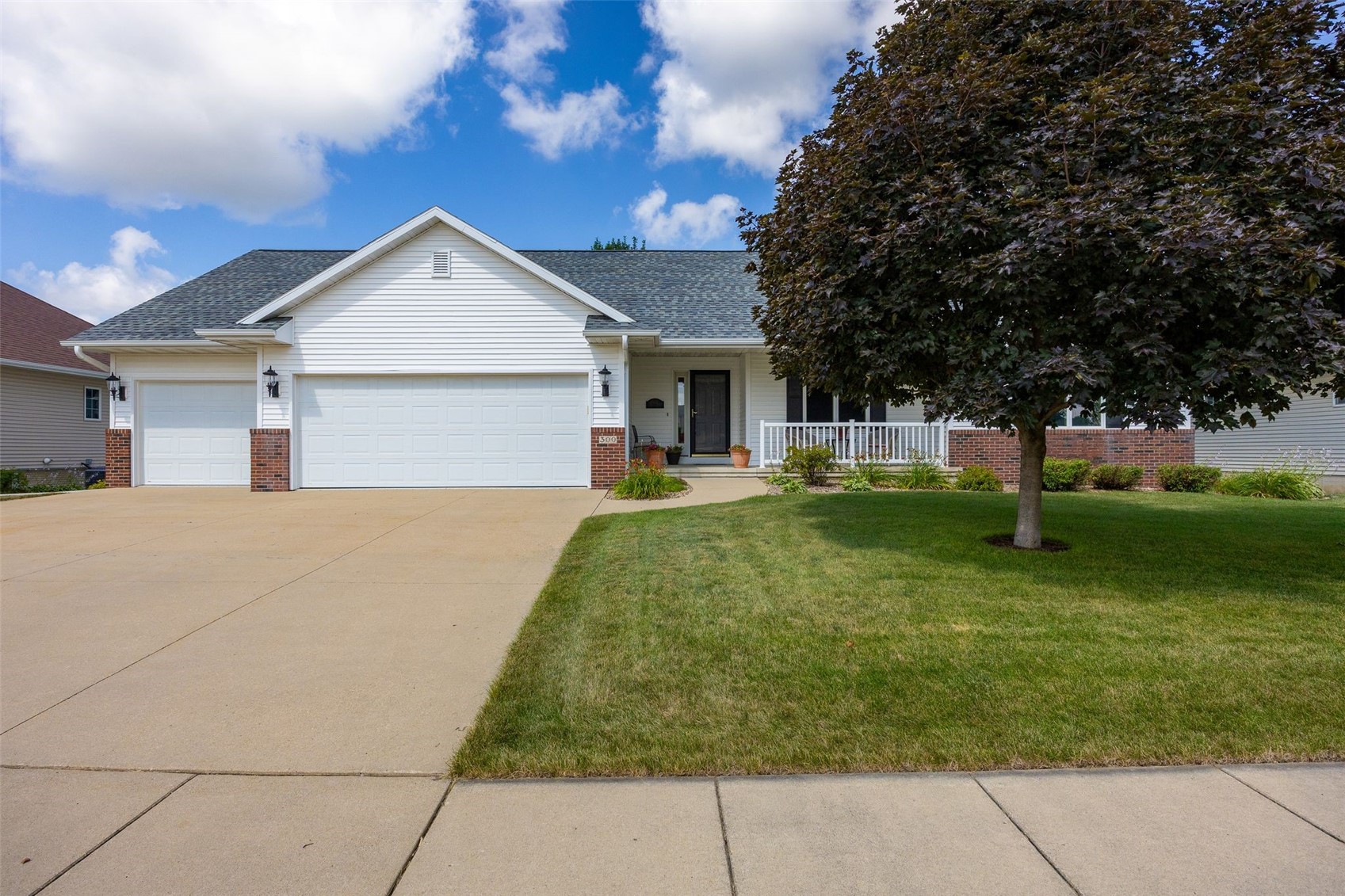 300 N 15th Avenue Hiawatha IA 52233