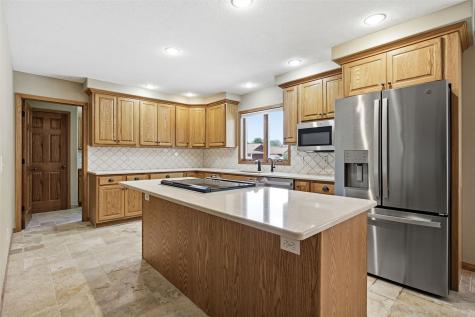 300 N 15th Avenue Hiawatha IA 52233