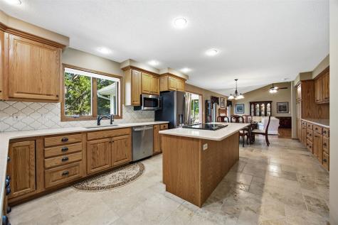 300 N 15th Avenue Hiawatha IA 52233