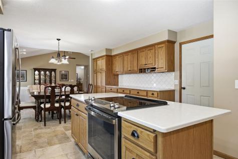 300 N 15th Avenue Hiawatha IA 52233