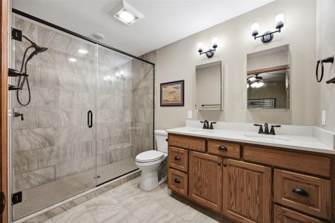 300 N 15th Avenue Hiawatha IA 52233