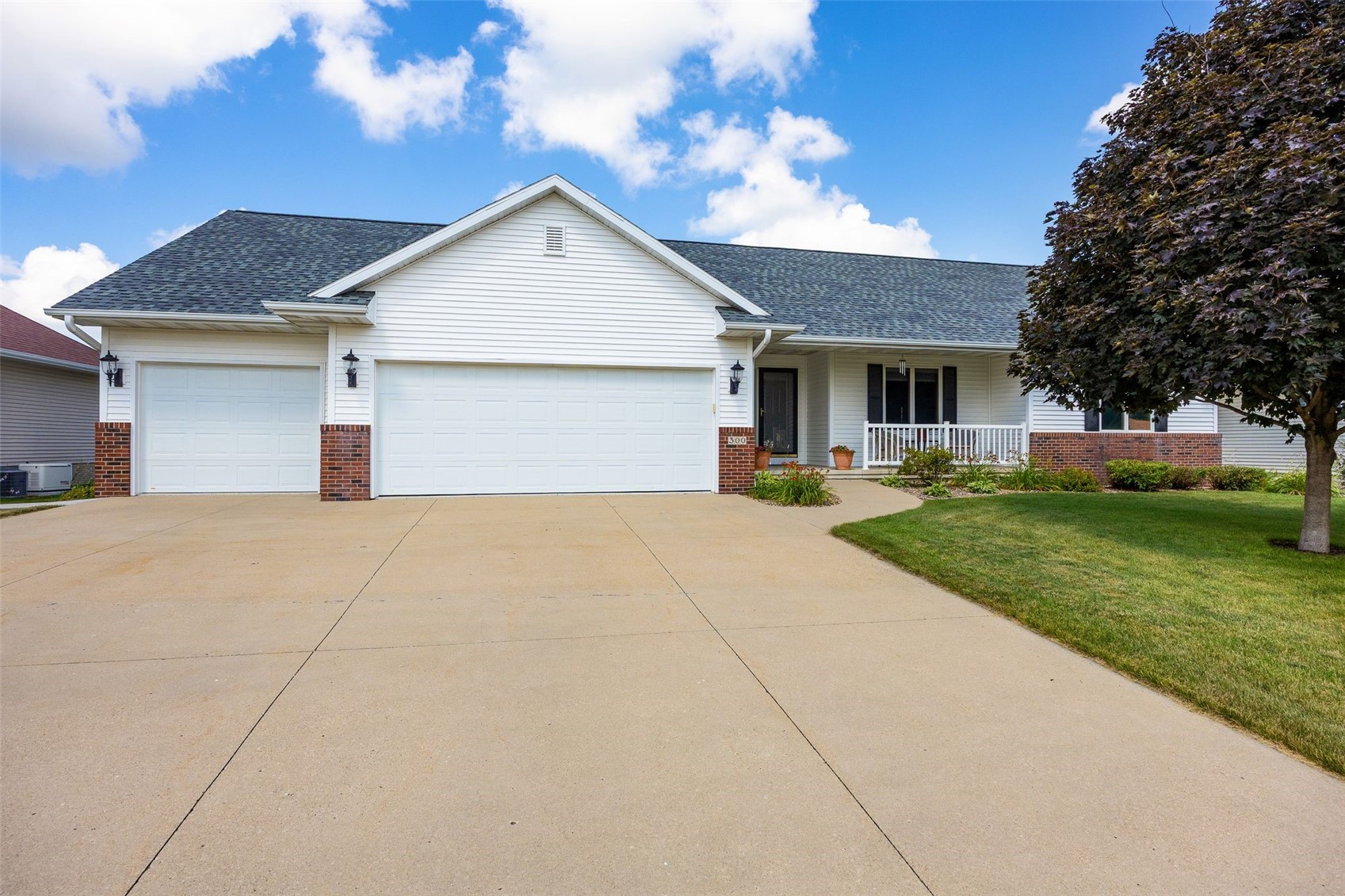 300 N 15th Avenue Hiawatha IA 52233