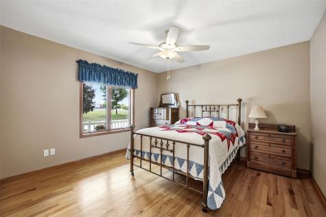 300 N 15th Avenue Hiawatha IA 52233