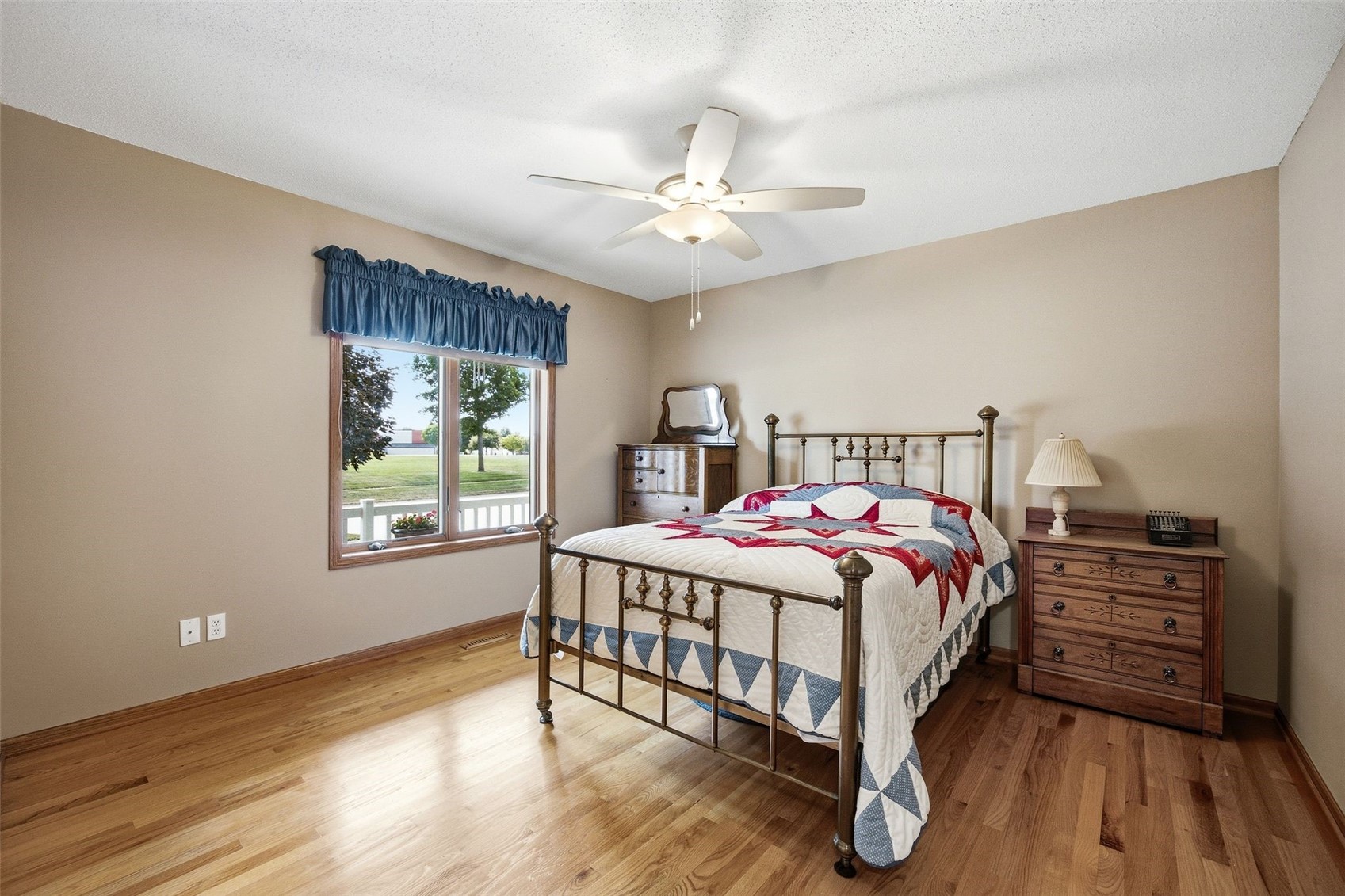 300 N 15th Avenue Hiawatha IA 52233