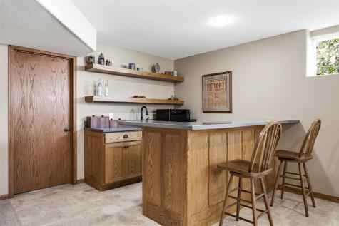 300 N 15th Avenue Hiawatha IA 52233