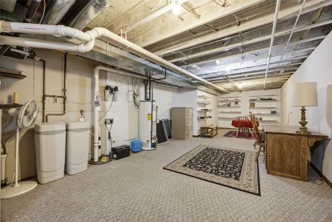 300 N 15th Avenue Hiawatha IA 52233