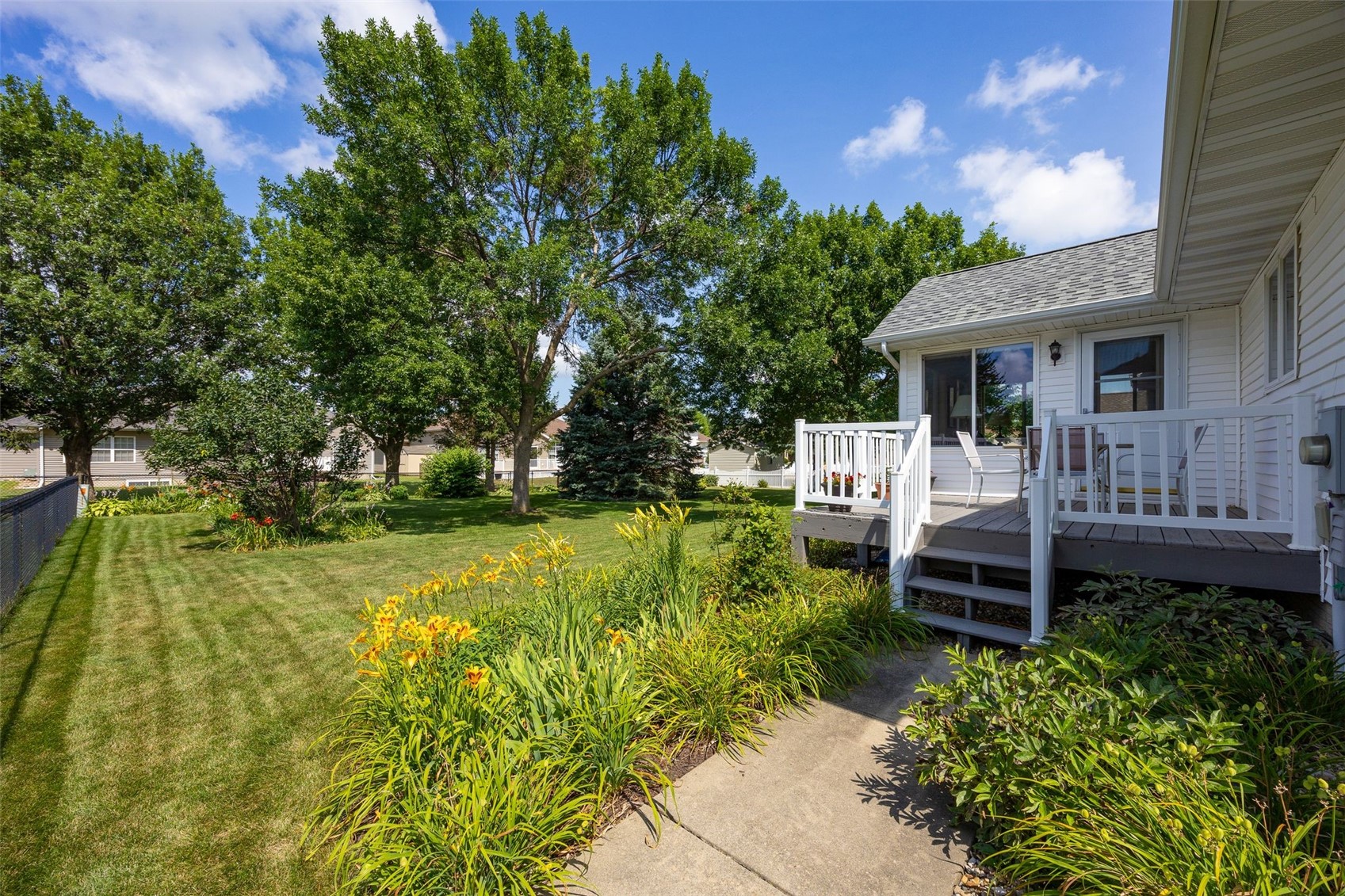 300 N 15th Avenue Hiawatha IA 52233
