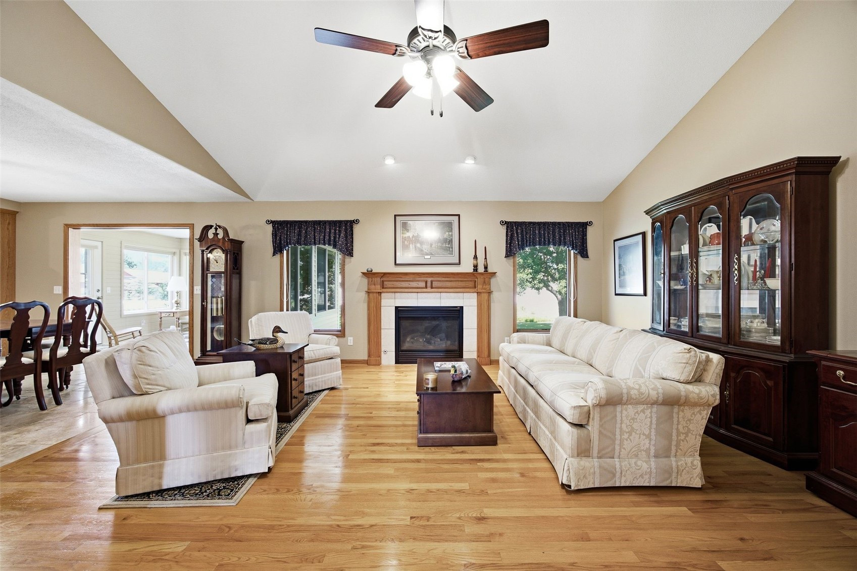 300 N 15th Avenue Hiawatha IA 52233