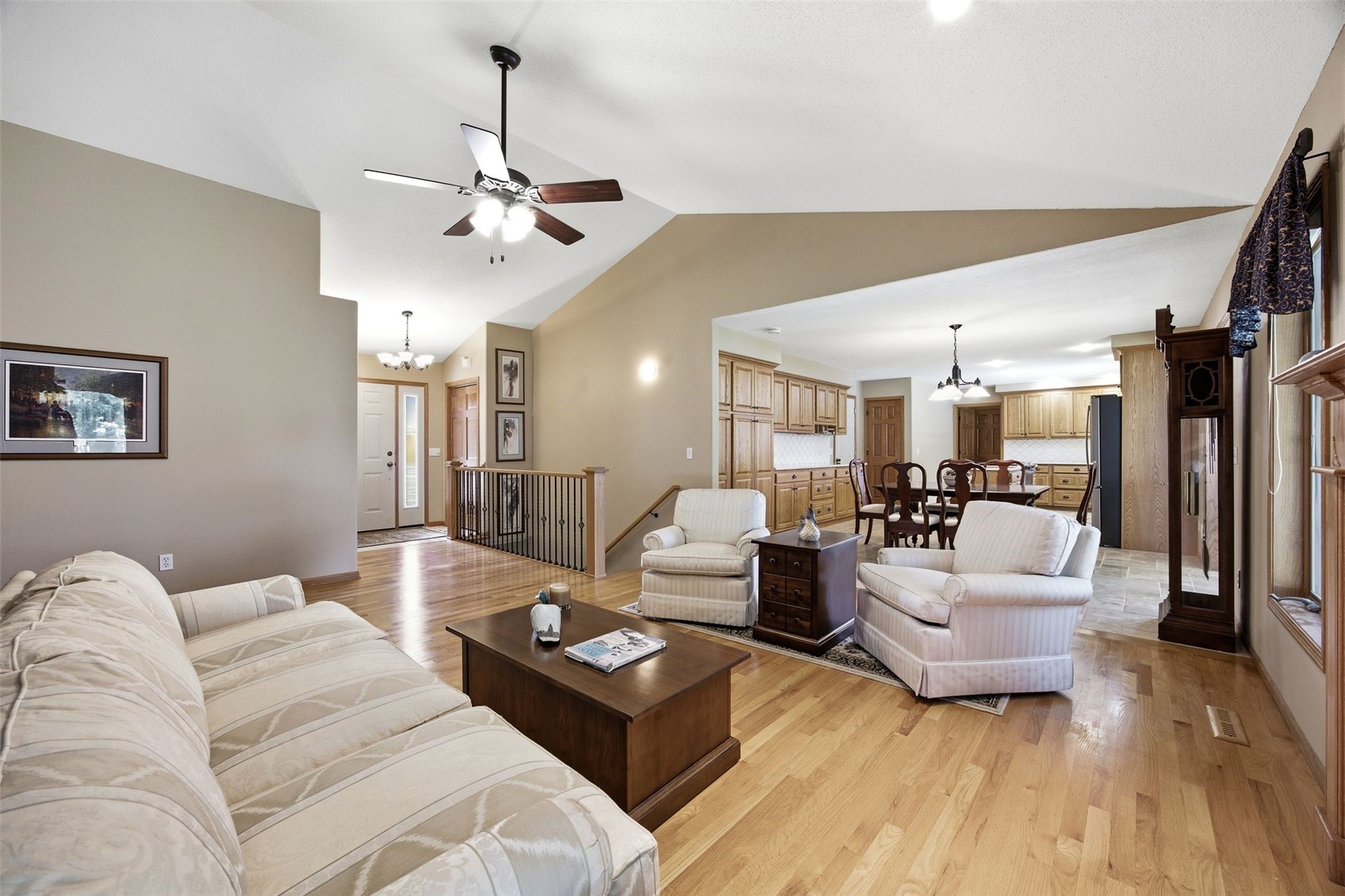 300 N 15th Avenue Hiawatha IA 52233