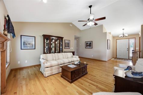 300 N 15th Avenue Hiawatha IA 52233