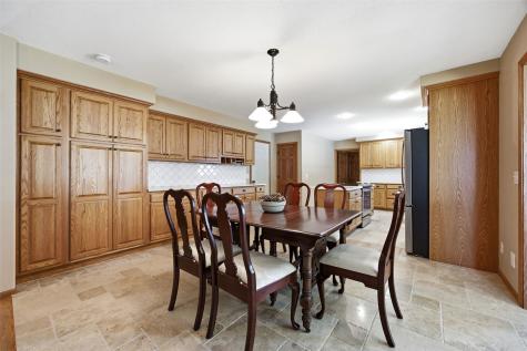 300 N 15th Avenue Hiawatha IA 52233