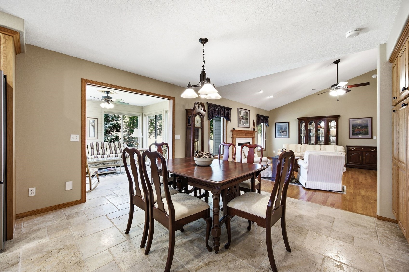 300 N 15th Avenue Hiawatha IA 52233