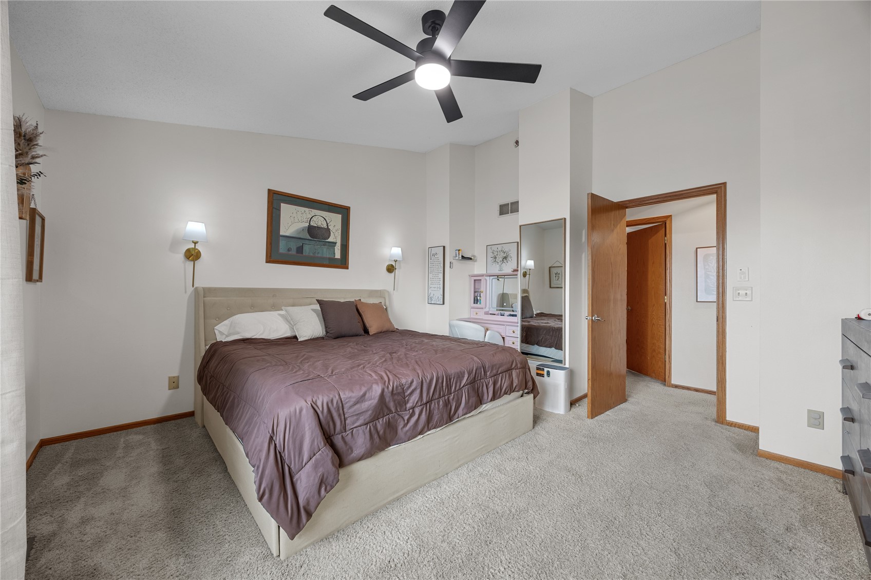 1708 Whitters Way NW Cedar Rapids IA 52405