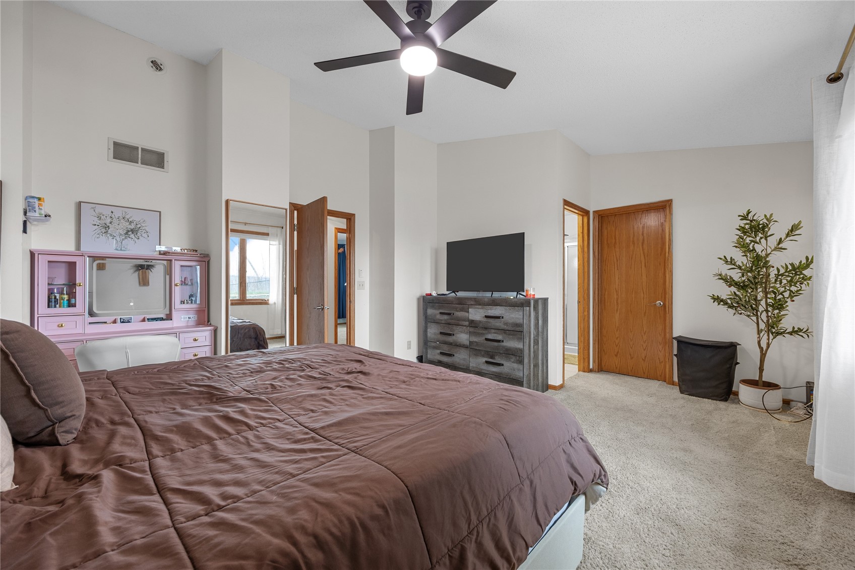 1708 Whitters Way NW Cedar Rapids IA 52405