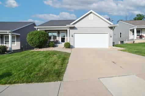 2065 Rosewood Drive NW Cedar Rapids IA 52405