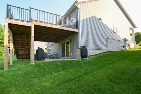2065 Rosewood Drive NW Cedar Rapids IA 52405