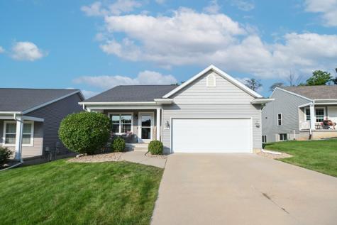 2065 Rosewood Drive NW Cedar Rapids IA 52405