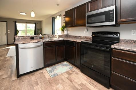 2065 Rosewood Drive NW Cedar Rapids IA 52405