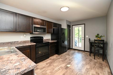 2065 Rosewood Drive NW Cedar Rapids IA 52405