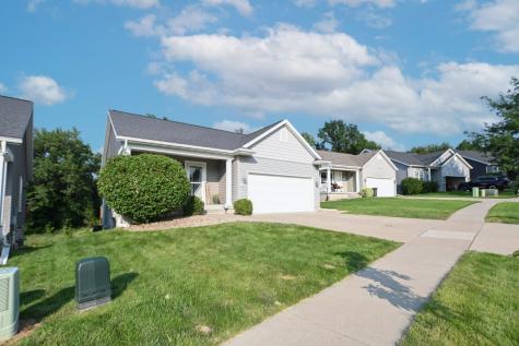 2065 Rosewood Drive NW Cedar Rapids IA 52405