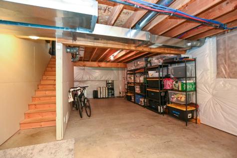2065 Rosewood Drive NW Cedar Rapids IA 52405