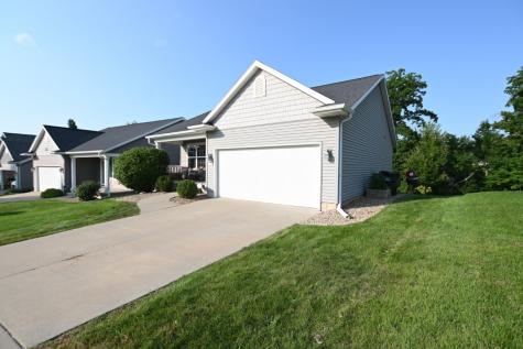 2065 Rosewood Drive NW Cedar Rapids IA 52405