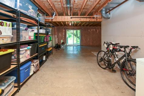 2065 Rosewood Drive NW Cedar Rapids IA 52405