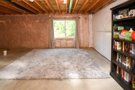 2065 Rosewood Drive NW Cedar Rapids IA 52405