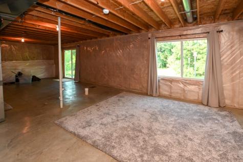 2065 Rosewood Drive NW Cedar Rapids IA 52405