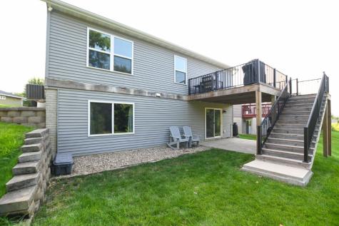 2065 Rosewood Drive NW Cedar Rapids IA 52405