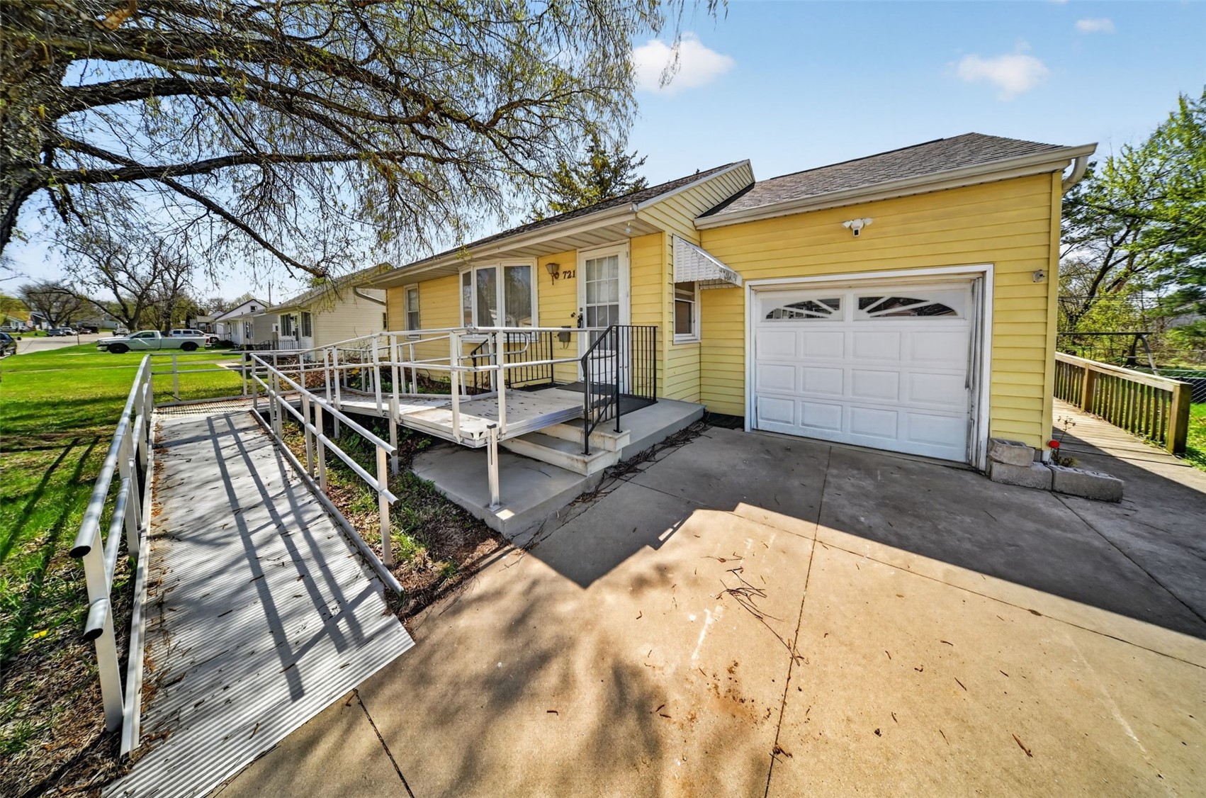 721 36th Street NE Cedar Rapids IA 52402