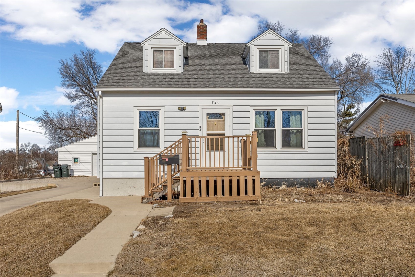 734 34th Street NE Cedar Rapids IA 52402