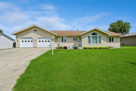 309 Cross Street SE Blairstown IA 52209