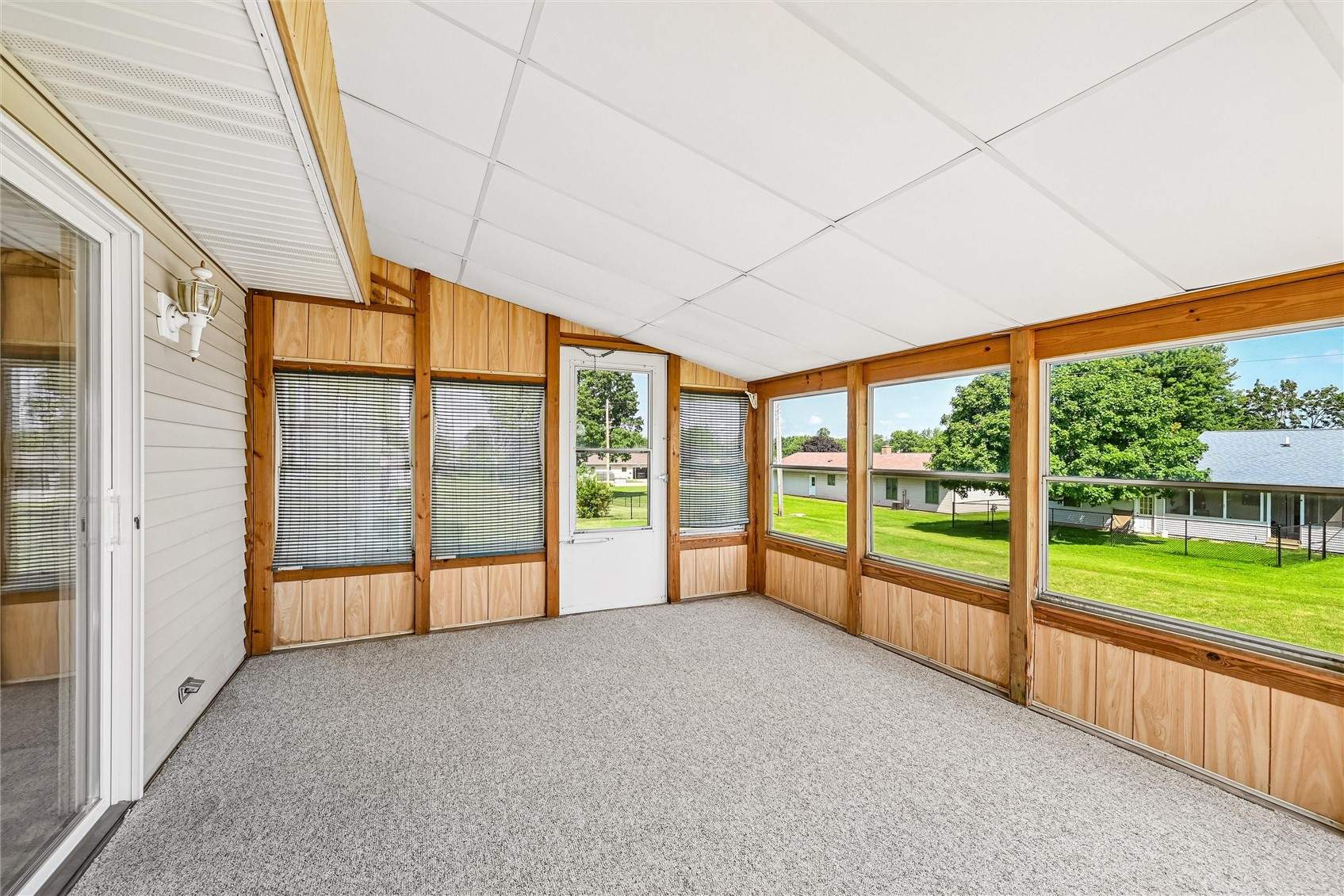 309 Cross Street SE Blairstown IA 52209