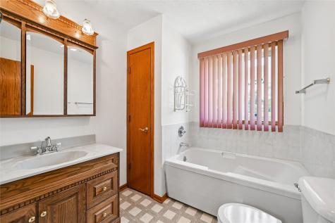 309 Cross Street SE Blairstown IA 52209