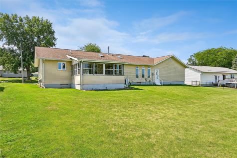 309 Cross Street SE Blairstown IA 52209