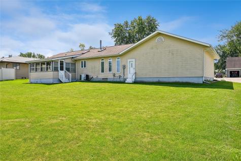 309 Cross Street SE Blairstown IA 52209