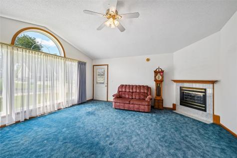 309 Cross Street SE Blairstown IA 52209