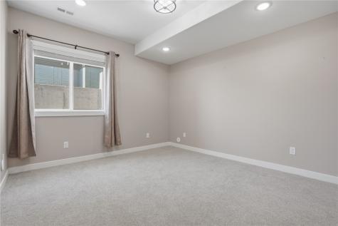 505 Dogwood Lane Tiffin IA 52340