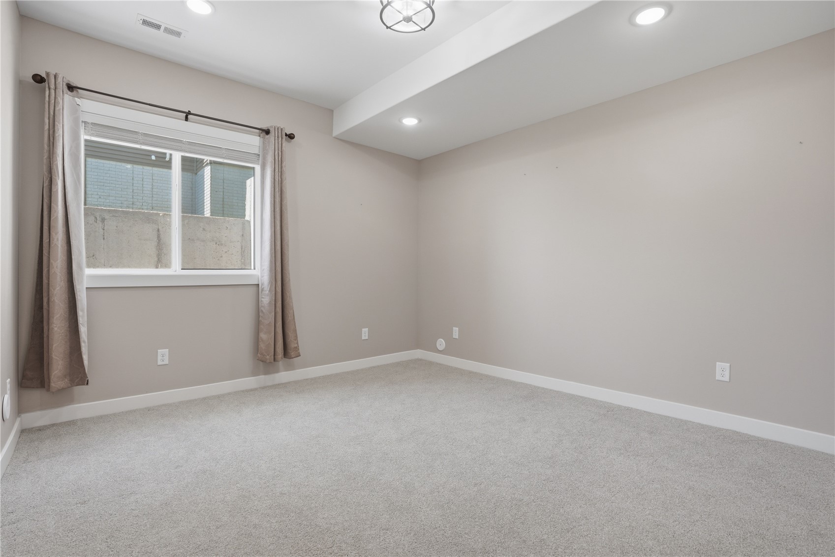 505 Dogwood Lane Tiffin IA 52340