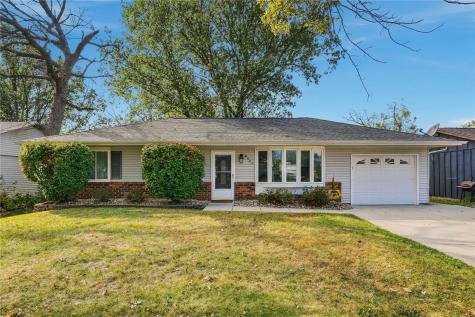 6801 Stonybrook Lane NE Cedar Rapids IA 52402