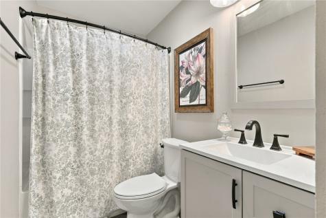 6801 Stonybrook Lane NE Cedar Rapids IA 52402