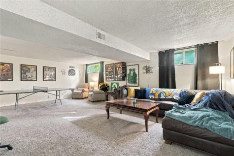 6801 Stonybrook Lane NE Cedar Rapids IA 52402