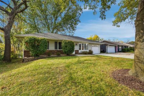 6801 Stonybrook Lane NE Cedar Rapids IA 52402