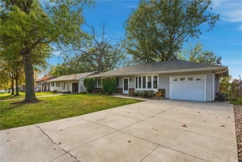 6801 Stonybrook Lane NE Cedar Rapids IA 52402