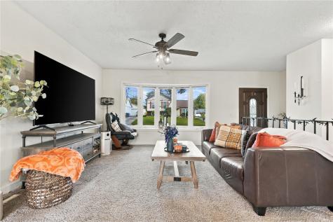 6801 Stonybrook Lane NE Cedar Rapids IA 52402