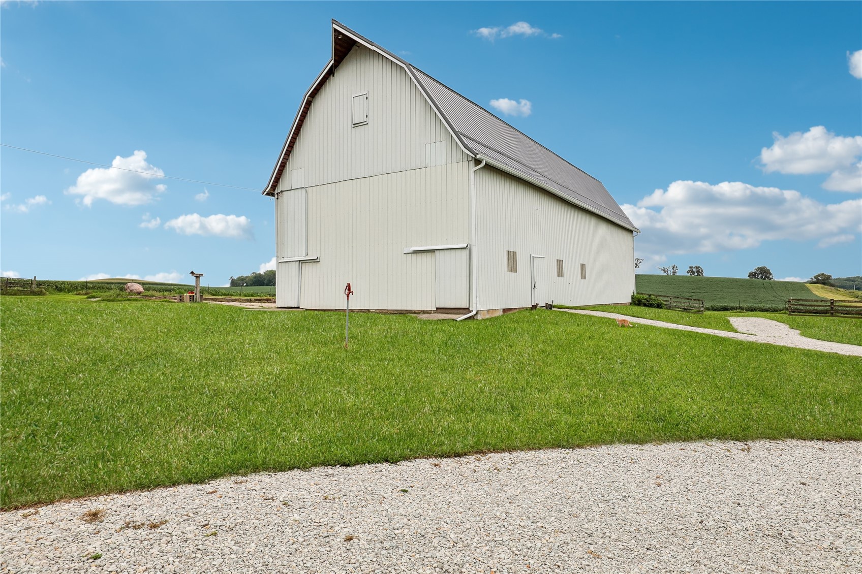 1056 R Avenue Marengo IA 52301